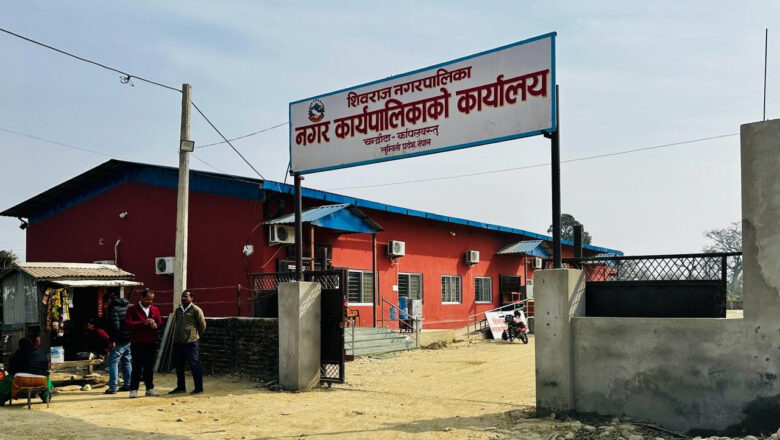 विद्यालयमा यल्लो बक्सः मेयरले गुनासो सुन्ने